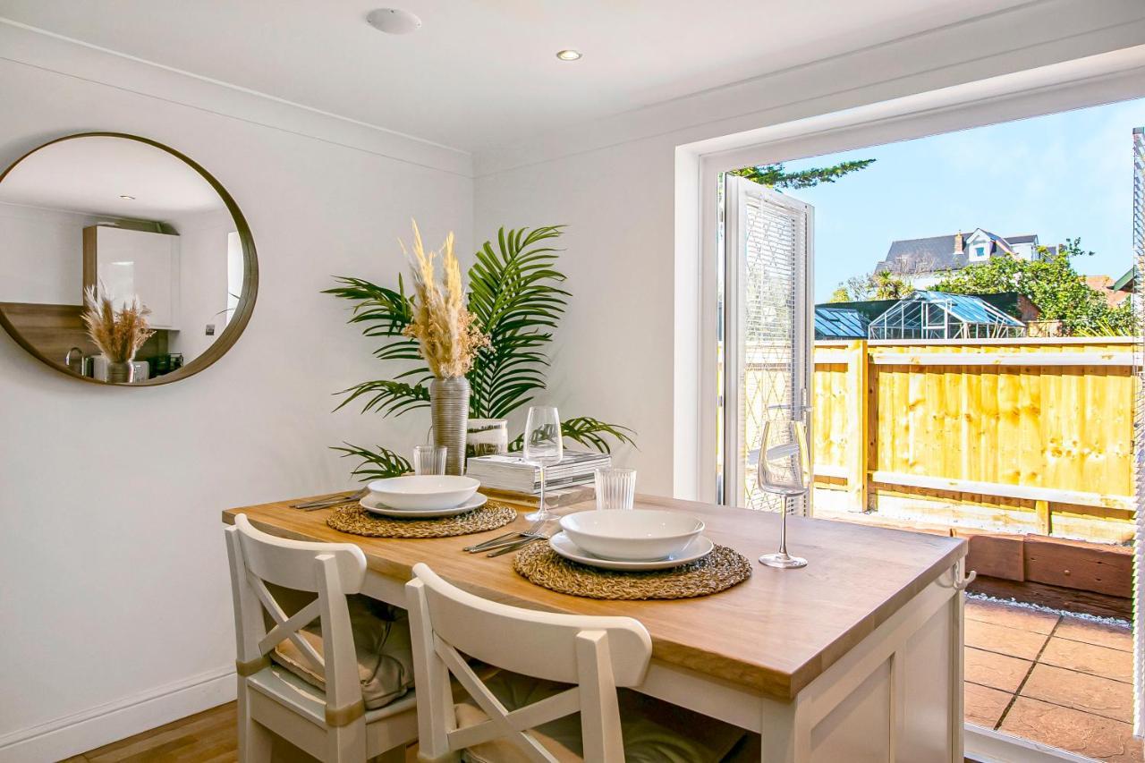 The Annex - Unparalleled Beach Front Luxury Accommodation - Private South West Facing Patio Area - Pet Friendly - Sky - Netflix - Super Fast Wi-Fi - Stones Throw To The Beach Bournemouth Exterior foto