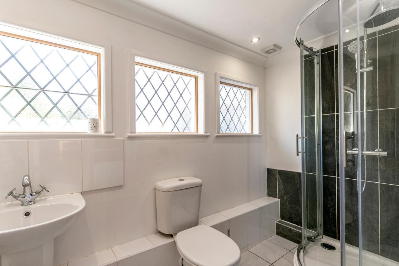 The Annex - Unparalleled Beach Front Luxury Accommodation - Private South West Facing Patio Area - Pet Friendly - Sky - Netflix - Super Fast Wi-Fi - Stones Throw To The Beach Bournemouth Exterior foto